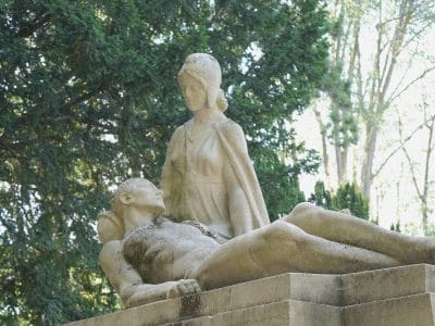 Père Lachaise Cemetery Tour Paris | Jim Morrison, Chopin & Icon Graves